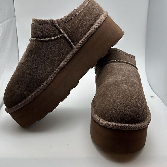 CUSHIONAIRE Women's Genuine Suede Cozy Mule Platform +Memory Foam 8.5 TAUPE - Picture 7 of 7